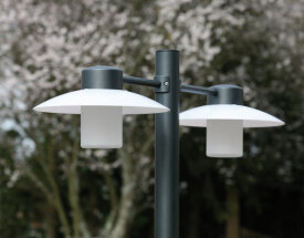 Aubanne Nr. 5 | doppelte Standleuchte für breite Lichtwirkung Roger Pradier